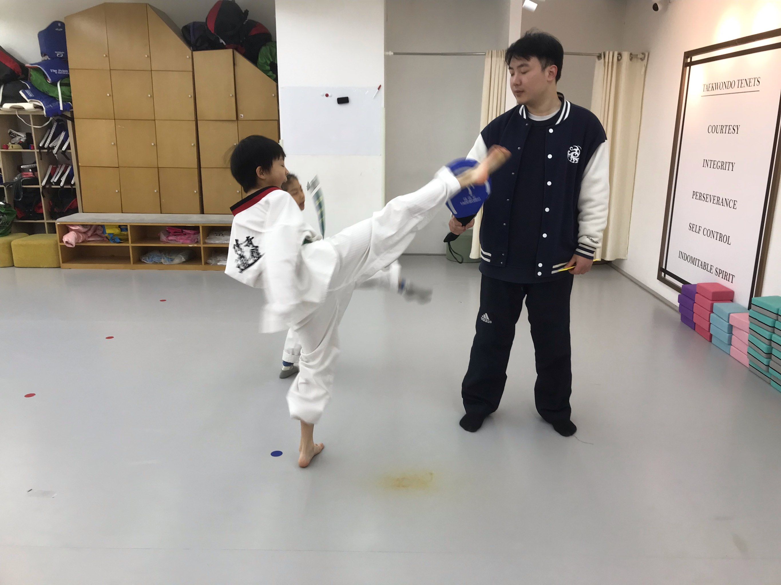 PG平台-跆拳道选手拼尽全力技术高超一触即发的简单介绍