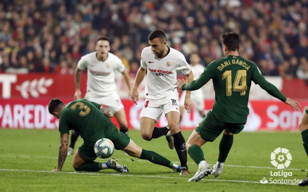 PG电子线上登入-巴塞罗那遭遇罗马逆袭,梦幻斩落巨人